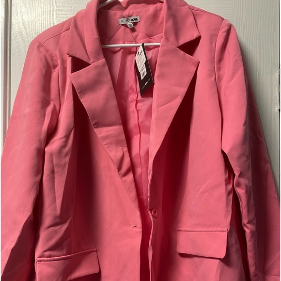 Pink two piece shirt suit - Picture 1 of 6